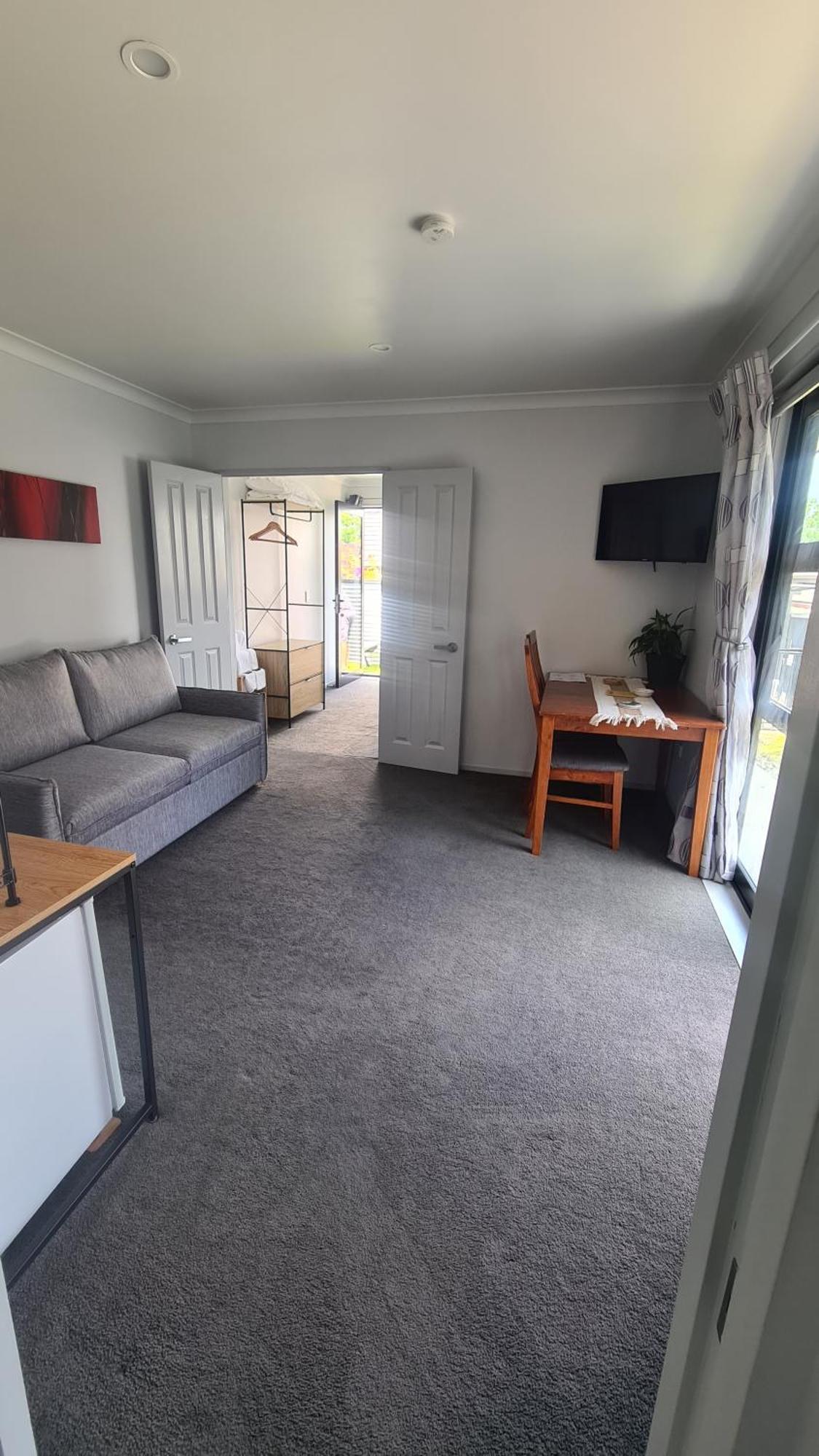 Hotel Bonnie Doone Te Awamutu Esterno foto